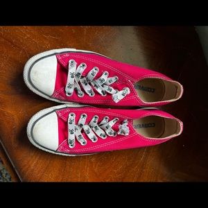 Converse bright pink all star